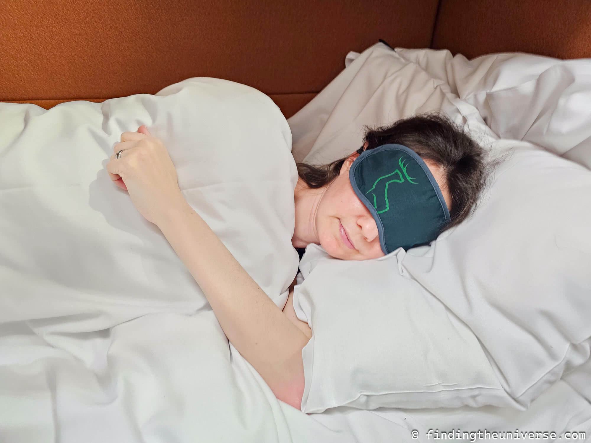 Caledonian Sleeper train by Laurence Norah-3