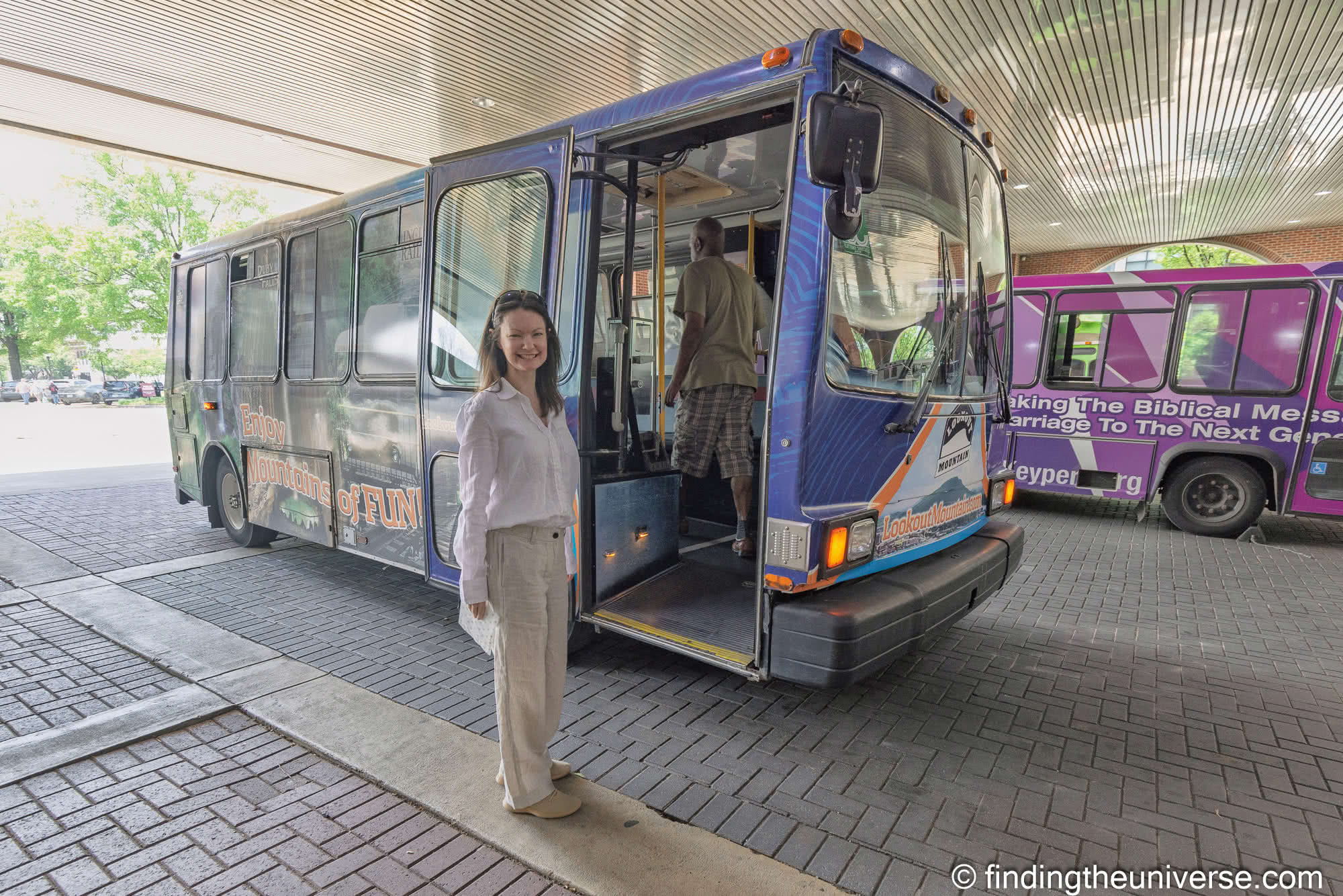 Chattanooga Free Electric Shuttle by Laurence Norah