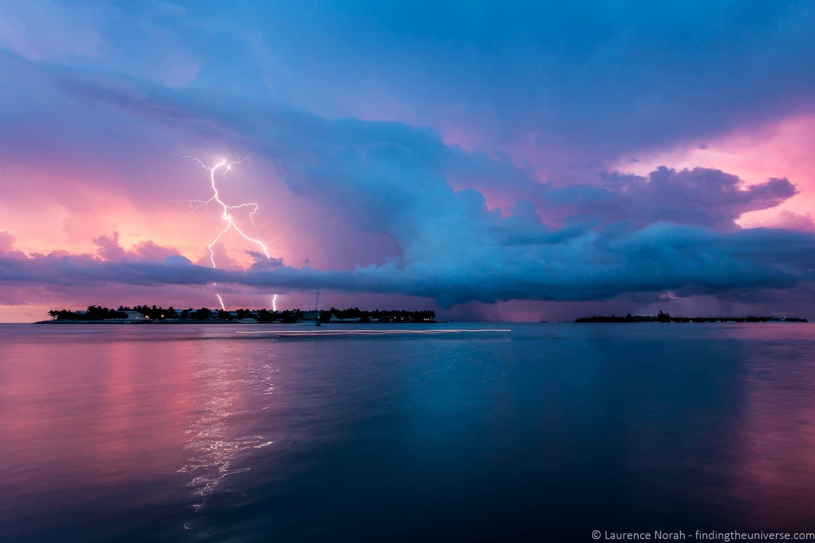 Lightning-over-the-Florida-Keys_by_L25255B125255D