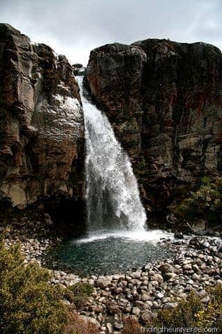 The Taranaki Falls. I couldn't find a hidden cave behind them The Taranaki Falls. I couldn't find a hidden cave behind them